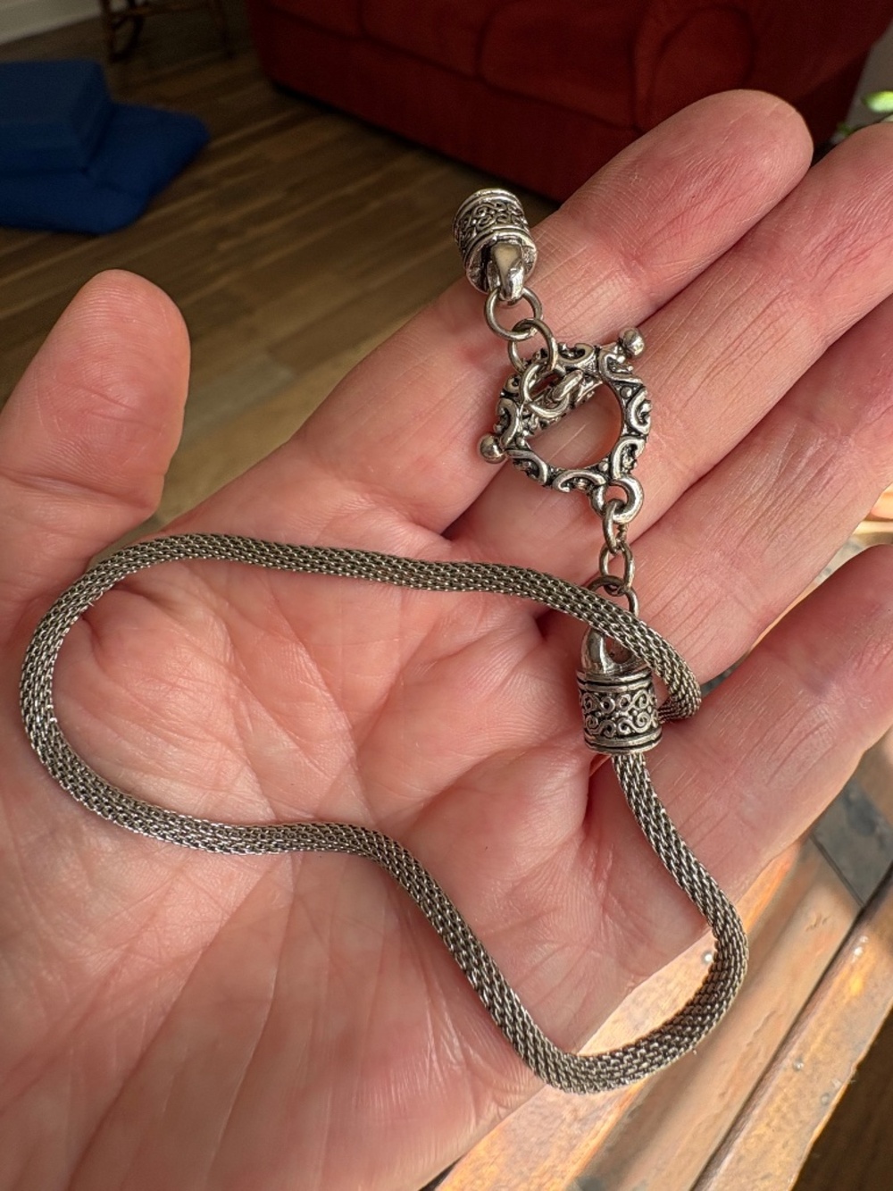 mesh silver tone necklace w/toggle clasp